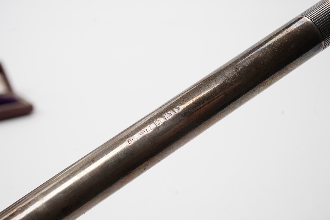 A De La Rue Onoto silver fullsize piston filler in original presentation case, with 14ct Onoto nib